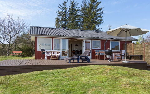 Ingold - 50M from the Sea: Dak, Huis, Land Lot, Huis, Verblijf, Landgoed, Garden Gebouwen, Schaduw, Blokhut, Landscaping