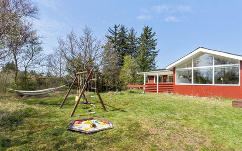 Ingold - 50M from the Sea: Dak, Huis, Land Lot, Huis, Verblijf, Landgoed, Garden Gebouwen, Schaduw, Blokhut, Landscaping