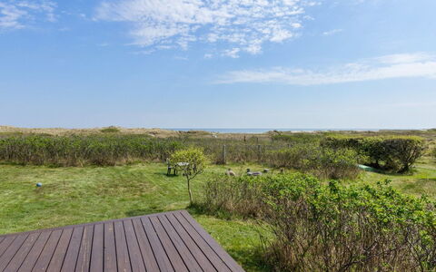 Ingold - 50M from the Sea: Dak, Huis, Land Lot, Huis, Verblijf, Landgoed, Garden Gebouwen, Schaduw, Blokhut, Landscaping