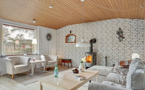 Herly - 50M from the Sea: Woongebied, Dak, Voorstad, Oprit, Landgoed, Schoorsteen