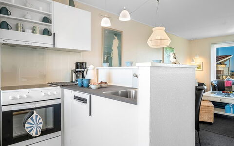 Dafna - 100M from the Sea: Appartement, Schaduw, Balkon, Stoel, Hek, Buitenmeubels, Aluminium, Kunstgras