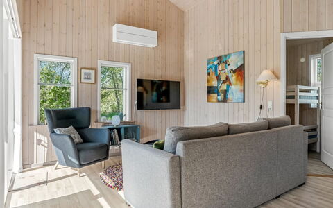 Fredegæst - 700M from the Sea: Hout, Flooring, Interieur Ontwerp, Verdieping, Houten Vloer, Huis, Meubilair, Woonkamer, Plafond, Bankstel