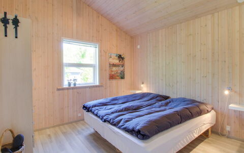 Fredegæst - 700M from the Sea: Hout, Flooring, Plafond, Verdieping, Slaapkamer, Interieur Ontwerp, Houten Vloer, Kamer, Huis, Bed