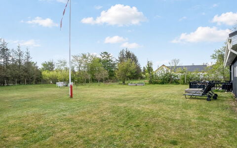 Fredegæst - 700M from the Sea: Lucht, Gras, Plain, Land Lot, Gazon, Pool, Tuin, Schaduw, Landscaping, Park