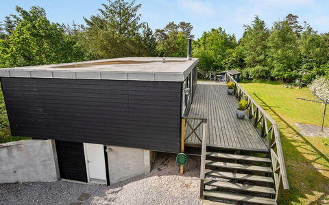 Otso - 200M from the Sea: Dak, Huis, Huis, Verblijf, Deur, Siding, Dek, Veranda, Plank, Hardwood