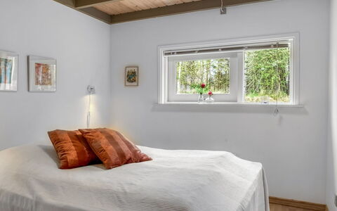 Merte - 300M from the Sea: Muur, Interieur Ontwerp, Bed, Slaapkamer, Hout, Plafond, Flooring, Verdieping, Bedding, Laken