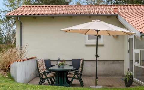 Merte - 300M from the Sea: Meubilair, Buitenmeubels, Paraplu, Stoel, Buitentafel, Schaduw, Tuin, Backyard, Patio, Beits