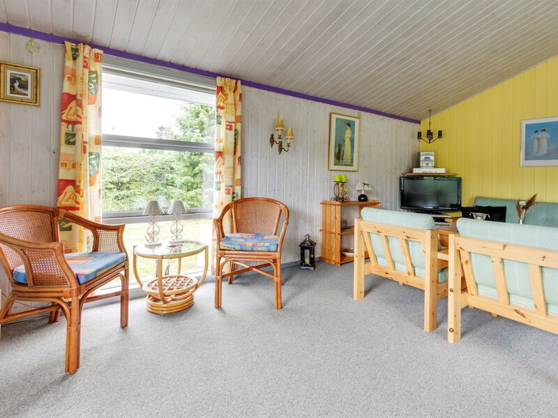 anniesette - 1km From The Sea