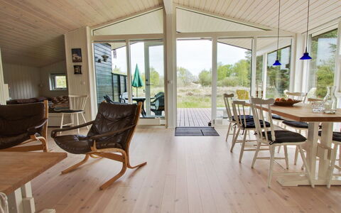 Fleur - 50M from the Sea: Zwembad, Buitenmeubels, Meubilair, Toevlucht, Flagstone, Eco Hotel, Schaduw, Stoel, Vrije Tijd, Landgoed