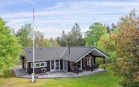 Hejdi - 350M from the Sea: Dak, Huis, Huis, Verblijf, Deur, Siding, Dek, Veranda, Plank, Hardwood