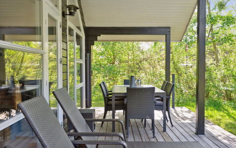 Hejdi - 350M from the Sea: Dak, Huis, Huis, Verblijf, Deur, Siding, Dek, Veranda, Plank, Hardwood