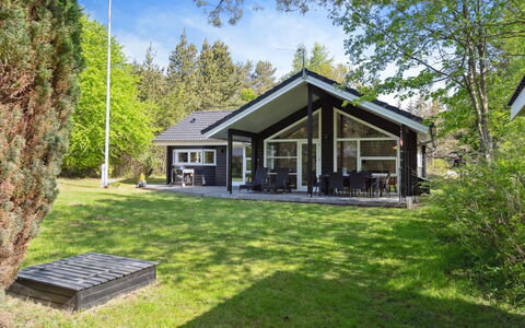 Hejdi - 350M from the Sea: Dak, Huis, Huis, Verblijf, Deur, Siding, Dek, Veranda, Plank, Hardwood