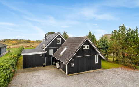 Hejdie - 150M from the Sea: Dak, Huis, Land Lot, Huis, Verblijf, Landgoed, Garden Gebouwen, Schaduw, Blokhut, Landscaping