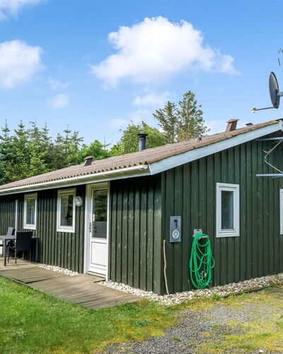 Myrna - 300M from the Sea