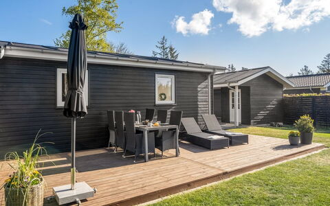 Meline - 350M from the Sea: Dak, Huis, Huis, Verblijf, Siding, Landgoed, Oprit, Garden Gebouwen, Werf, Schuur