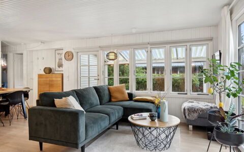 Astrid - 875M from the Sea: Meubilair, Bankstel, Interieur Ontwerp, Woonkamer, Huis, Flooring, Verdieping