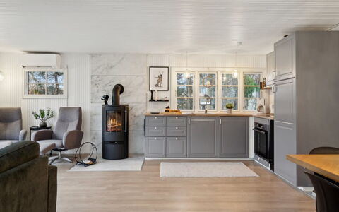 Astrid - 875M from the Sea: Flooring, Hout, Meubilair, Keuken, Interieur Ontwerp, Toestel Van De Keuken, Verdieping, Cabinetry, Huishoudapparatuur, Huis