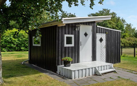 Sigfred - 1.5Km from the Sea: Hout, Deur, Schuur, Garden Gebouwen, Siding, Plank, Hardwood, Backyard, Tuin, Outdoor Structuur