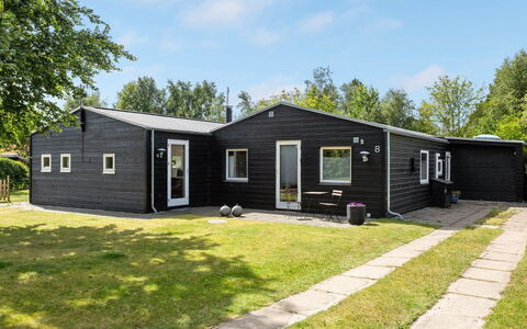 Sigfred - 1.5Km from the Sea: Meubilair, Interieur Ontwerp, Flooring, Hout, Verdieping, Plafond, Houten Vloer, Stoel, Tafel, Verlichting