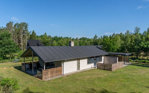 Henny - 1.5Km from the Sea: Zwembad, Buitenmeubels, Meubilair, Toevlucht, Flagstone, Eco Hotel, Schaduw, Stoel, Vrije Tijd, Landgoed