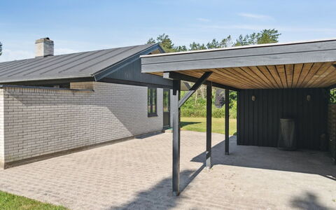 Henny - 1.5Km from the Sea: Zwembad, Buitenmeubels, Meubilair, Toevlucht, Flagstone, Eco Hotel, Schaduw, Stoel, Vrije Tijd, Landgoed