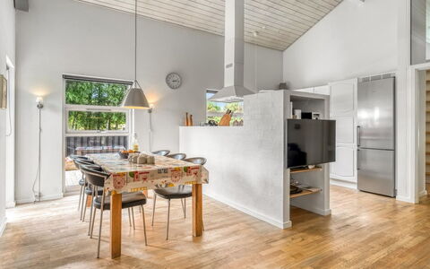 Karstina - 1Km from the Sea: Flooring, Interieur Ontwerp, Verdieping, Hout, Plafond, Meubilair, Keuken, Houten Vloer, Lichte Inrichting, Verlichting