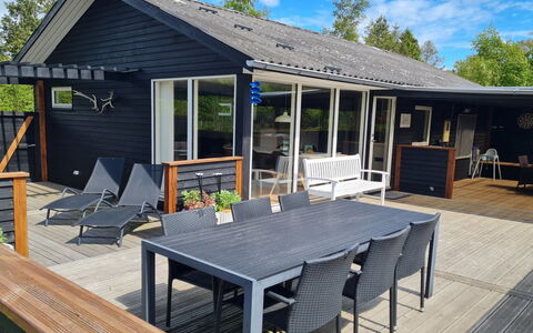 Matz - 350M from the Sea: Meubilair, Interieur Ontwerp, Flooring, Hout, Verdieping, Plafond, Houten Vloer, Stoel, Tafel, Verlichting