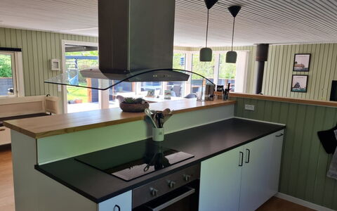 Matz - 350M from the Sea: Hout, Interieur Ontwerp, Flooring, Countertop, Keuken, Verlichting, Verdieping, Plafond, Meubilair, Lichte Inrichting
