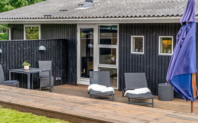Rosmarie - 600M from the Sea