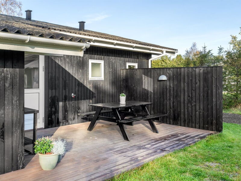 Rosmarie - 600M from the Sea