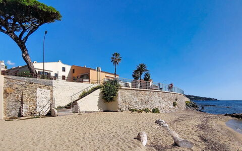 Sainte Maxime 150: Zwemwater, Kust, Horizon, Zomer, Kust, Kust En Oceanic Landvormen, Strand, Zee, Landschap, Zand