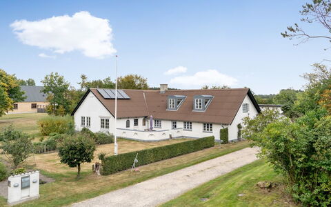 Rebecca - 1.5Km from the Sea: Dak, Huis, Huis, Verblijf, Siding, Landgoed, Oprit, Garden Gebouwen, Werf, Schuur