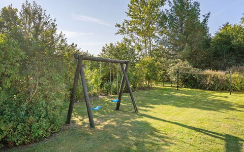 Rebecca - 1.5Km from the Sea: Dak, Huis, Huis, Verblijf, Siding, Landgoed, Oprit, Garden Gebouwen, Werf, Schuur