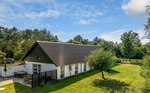 Rebecca - 1.5Km from the Sea: Dak, Huis, Huis, Verblijf, Siding, Landgoed, Oprit, Garden Gebouwen, Werf, Schuur