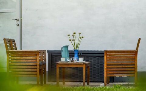 Rebecca - 1.5Km from the Sea: Dak, Huis, Huis, Verblijf, Siding, Landgoed, Oprit, Garden Gebouwen, Werf, Schuur