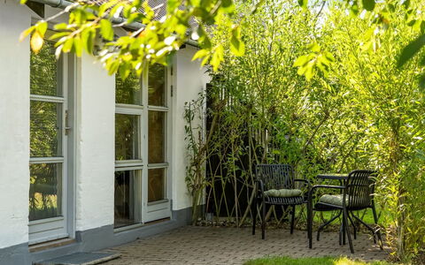 Rebecca - 1.5Km from the Sea: Dak, Huis, Huis, Verblijf, Siding, Landgoed, Oprit, Garden Gebouwen, Werf, Schuur