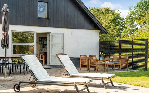 Rebecca - 1.5Km from the Sea: Dak, Huis, Huis, Verblijf, Siding, Landgoed, Oprit, Garden Gebouwen, Werf, Schuur