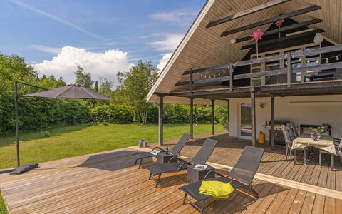 Edith - 1Km from the Sea: Meubilair, Interieur Ontwerp, Flooring, Hout, Verdieping, Plafond, Houten Vloer, Stoel, Tafel, Verlichting