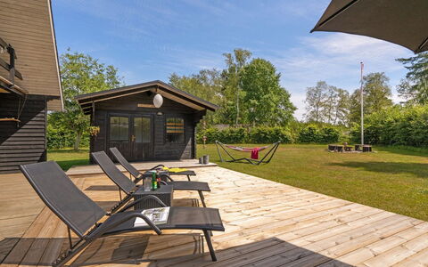 Edith - 1Km from the Sea: Meubilair, Interieur Ontwerp, Flooring, Hout, Verdieping, Plafond, Houten Vloer, Stoel, Tafel, Verlichting