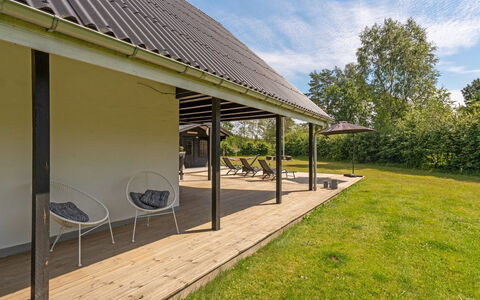 Edith - 1Km from the Sea: Meubilair, Interieur Ontwerp, Flooring, Hout, Verdieping, Plafond, Houten Vloer, Stoel, Tafel, Verlichting