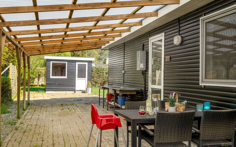 Yorick - 1Km from the Sea: Meubilair, Interieur Ontwerp, Flooring, Hout, Verdieping, Plafond, Houten Vloer, Stoel, Tafel, Verlichting
