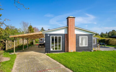 Yorick - 1Km from the Sea: Meubilair, Interieur Ontwerp, Flooring, Hout, Verdieping, Plafond, Houten Vloer, Stoel, Tafel, Verlichting