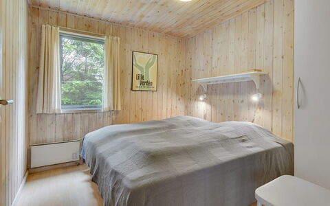 Ane - 1.7Km from the Sea: Hout, Flooring, Slaapkamer, Verdieping, Plafond, Interieur Ontwerp, Bed, Kamer, Laken, Bedding