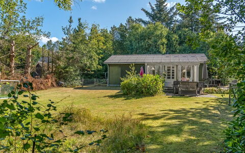 Ane - 1.7Km from the Sea: Boom, Gras, Huis, Vegetation, Struik, Verblijf, Huis, Land Lot, Woongebied