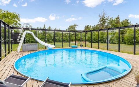 Herta - 700M from the Sea: Hout, Huis, Veranda, Dek, Hardwood, Dak, Beits, Houten Vloer, Eco Hotel