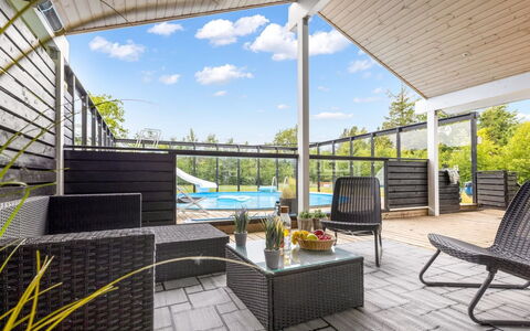 Herta - 700M from the Sea: Hout, Huis, Veranda, Dek, Hardwood, Dak, Beits, Houten Vloer, Eco Hotel