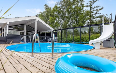 Herta - 700M from the Sea: Hout, Huis, Veranda, Dek, Hardwood, Dak, Beits, Houten Vloer, Eco Hotel