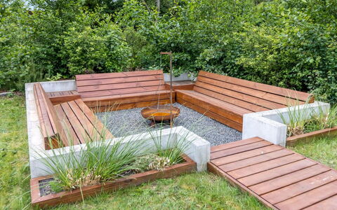 Herta - 700M from the Sea: Hout, Huis, Veranda, Dek, Hardwood, Dak, Beits, Houten Vloer, Eco Hotel