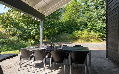 Ralda - 590M from the Sea: Architectuur, Dak, Huis, Samengesteld Materiaal, Daylighting, Siding, Oprit