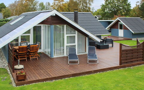 Jyde - 1.5Km from the Sea: Dak, Huis, Schaduw, Hardwood, Verblijf, Dek, Tuin, Werf, Beits, Ontwerp